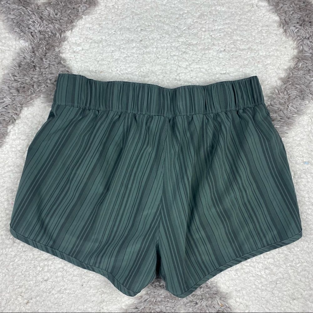 Athleta Sway Shorts View 3